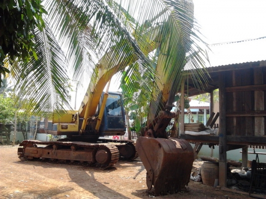 KOBELCO MARK II - K907 SK 200 เครื่องเดิมปั๊มเดิม K3V ตัวเดินใหญ่ รถบอดี้โดยรวมสวย เครื่องแห้งดีไม่มีเยิ้ม ภายในเก๋งสะอาด แอร์เย็น บูมอาร์มมีปะเล็กน้อย ช่วงล่างโซ่บูทใบแทรกสภาพดพร้อมใช้งาน เอกสารสัญญาซื้อขาย ราคาต่อรองได้ครับ