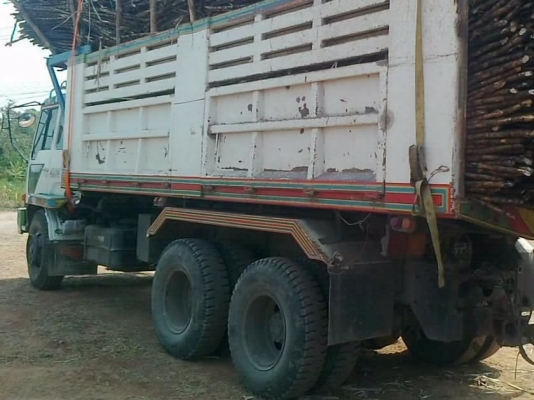 MITSUBISHI FUSO FN527 TURBO - 220 HP 6D16 Serial TF 5300 สิบล้อดั๊มพ์ 2 เพลา มีระบบลากพ่วงครบพร้อมใช้งาน กระบะดั๊มพ์เหล็ก KAC 12 ตันสภาพอย่างสวย เครื่องแห้งดีไม่มีเยิ้ม ภายในเก๋งคอนโซลสวยครบ แอร์เย็น พวงมาลัยเพาเวอร์ เบรคทริ๊ปฟี้ ช่วงล่างคัชซีสวยมาก ยางสภ