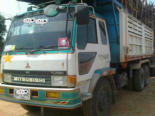 MITSUBISHI FUSO FN527 TURBO - 220 HP 6D16 Serial TF 5300 สิบล้อดั๊มพ์ 2 เพลา มีระบบลากพ่วงครบพร้อมใช้งาน กระบะดั๊มพ์เหล็ก KAC 12 ตันสภาพอย่างสวย เครื่องแห้งดีไม่มีเยิ้ม ภายในเก๋งคอนโซลสวยครบ แอร์เย็น พวงมาลัยเพาเวอร์ เบรคทริ๊ปฟี้ ช่วงล่างคัชซีสวยมาก ยางสภ