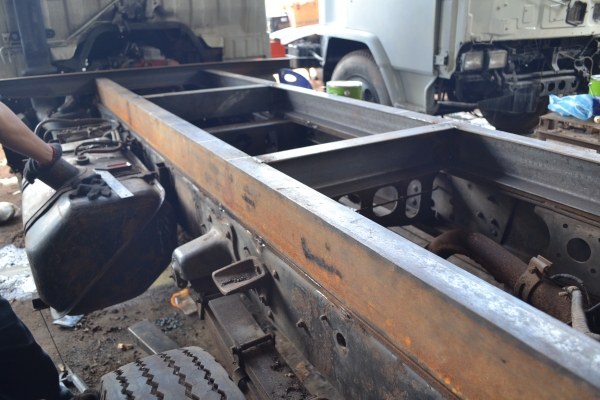 รับต่อกระบะด้ำ 6-22 ล้อ คุณภาพ คุ้มราคา หกล้อเล็กเริ่มต้น 135,000 ของใหม่ พร้อมสี และชุดดั้ม โทร081-9666645 /089-7188336ราคาคุยได้