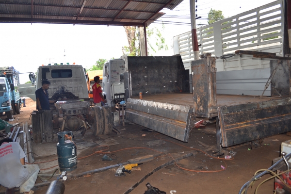 รับต่อกระบะด้ำ 6-22 ล้อ หกล้อเล็กเริ่มต้น 135,000 ของใหม่ พร้อมสี และชุดดั้ม โทร089-7188336/081-966-6645ราคาคุยได้