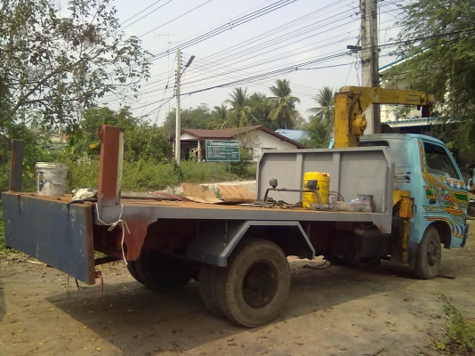 หกล้อ  TLD ติดเครน