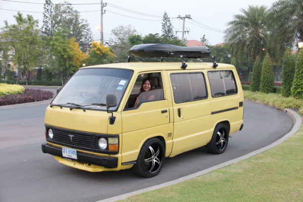 ตู้hiace ช่วงสั้น เครื่องเบนซินแท้ ติดLPG ลงเล่มแล้วประหยัดมาก ใช้งานได้เลย