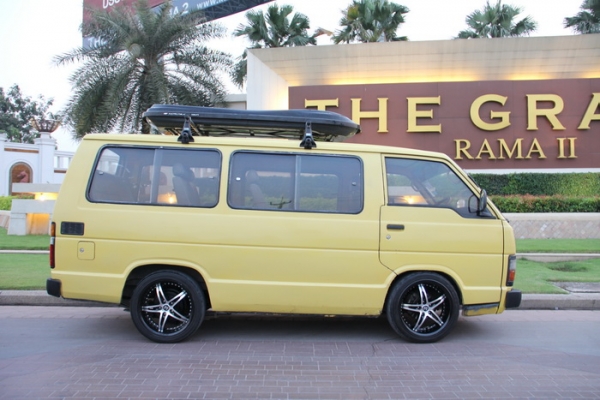 ตู้hiace ช่วงสั้น เครื่องเบนซินแท้ ติดLPG ลงเล่มแล้วประหยัดมาก ใช้งานได้เลย