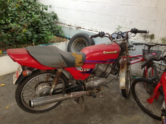 ขายถูกๆรถมอเตอร์ไซด์คาวาซากิเก่า ปี 2544 เพียง 4000 บาท Kawasaki 1 สูบ 123 ซีซี เครื่องเดิมๆ ทะเบียนขาด 3 ปี รับรถได้ที่ชลบุรี สนใจติดต่อสอบถามได้ที่ 0846401584