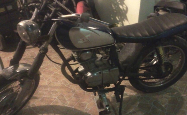 ขาย cb125มีเล่มส้ม ราคา13500บาท