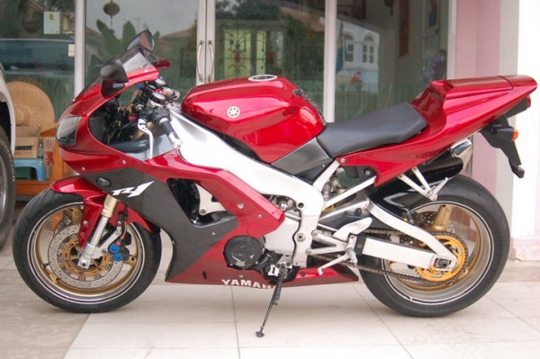 YAMAHA R1 THAILAND 1000cc พร้อมสรรพสามิตและของแต่ง สวยๆๆ