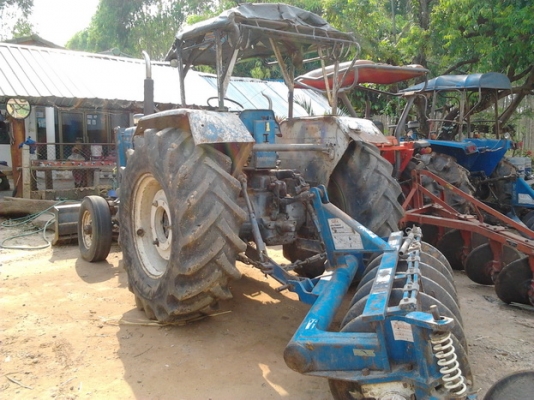 FORD 6600 - 1 เพลา เครื่อง T3 เต็มตัว อุปกรณ์ครบพร้อม มีใบดันหน้า ผานพรวนดิน 3 ผานพรวนดิน 6 ช่วงล่างแน่นดีมาก ยางสภาพดี 4 เส้นหน้าหลังพร้อมลุยงานได้เลยครับ เอกสารสัญญาซื้อขาย ราคาต่่อรองได้ครับ