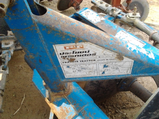 FORD 6600 - 1 เพลา เครื่อง T3 เต็มตัว อุปกรณ์ครบพร้อม มีใบดันหน้า ผานพรวนดิน 3 ผานพรวนดิน 6 ช่วงล่างแน่นดีมาก ยางสภาพดี 4 เส้นหน้าหลังพร้อมลุยงานได้เลยครับ เอกสารสัญญาซื้อขาย ราคาต่่อรองได้ครับ