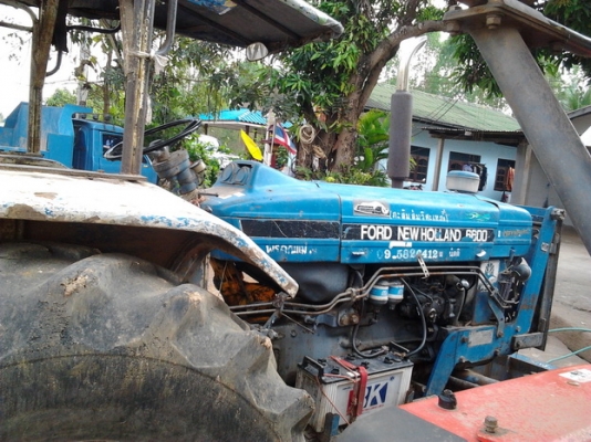 FORD 6600 - 1 เพลา เครื่อง T3 เต็มตัว อุปกรณ์ครบพร้อม มีใบดันหน้า ผานพรวนดิน 3 ผานพรวนดิน 6 ช่วงล่างแน่นดีมาก ยางสภาพดี 4 เส้นหน้าหลังพร้อมลุยงานได้เลยครับ เอกสารสัญญาซื้อขาย ราคาต่่อรองได้ครับ