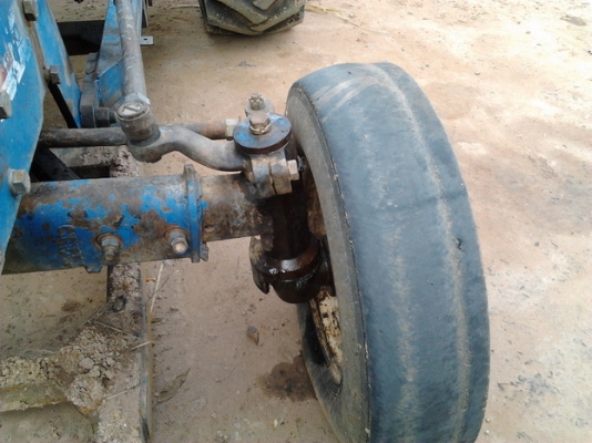 FORD 6600 - 1 เพลา เครื่อง T3 เต็มตัว อุปกรณ์ครบพร้อม มีใบดันหน้า ผานพรวนดิน 3 ผานพรวนดิน 6 ช่วงล่างแน่นดีมาก ยางสภาพดี 4 เส้นหน้าหลังพร้อมลุยงานได้เลยครับ เอกสารสัญญาซื้อขาย ราคาต่่อรองได้ครับ