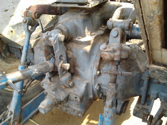 FORD 6600 - 1 เพลา เครื่อง T3 เต็มตัว อุปกรณ์ครบพร้อม มีใบดันหน้า ผานพรวนดิน 3 ผานพรวนดิน 6 ช่วงล่างแน่นดีมาก ยางสภาพดี 4 เส้นหน้าหลังพร้อมลุยงานได้เลยครับ เอกสารสัญญาซื้อขาย ราคาต่่อรองได้ครับ