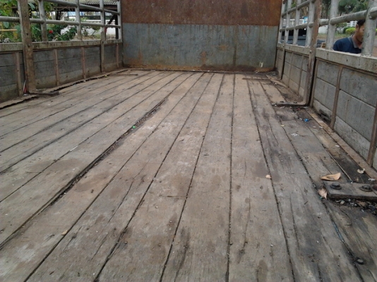 ISUZU NPR 115 HP 4BD1 ปี 36 กระบะคอกเหล็กยาว 5 เมตรสภาพสวย เครื่องแห้งแรงดี หัวเก๋งไม่มีผุภายในคอนโซลครบ เกียร์สั้น แอร์เย็น คัชซีสวย เฟืองท้ายใหญ่ติด F ครบแล้ว เอกสารทะเบียนครบพร้อมโอน ราคาต่อรองได้ครับ