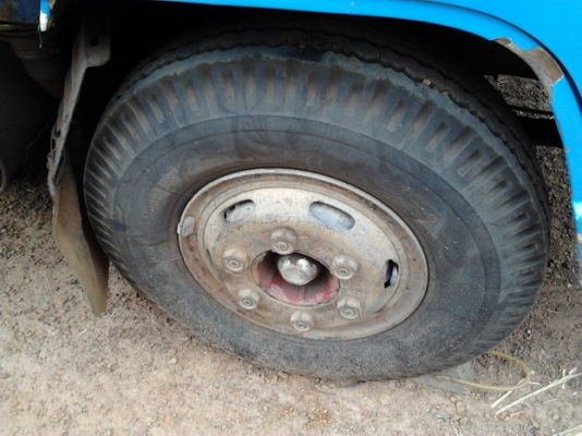 ISUZU NPR 115 HP 4BD1 ปี 36 กระบะคอกเหล็กยาว 5 เมตรสภาพสวย เครื่องแห้งแรงดี หัวเก๋งไม่มีผุภายในคอนโซลครบ เกียร์สั้น แอร์เย็น คัชซีสวย เฟืองท้ายใหญ่ติด F ครบแล้ว เอกสารทะเบียนครบพร้อมโอน ราคาต่อรองได้ครับ