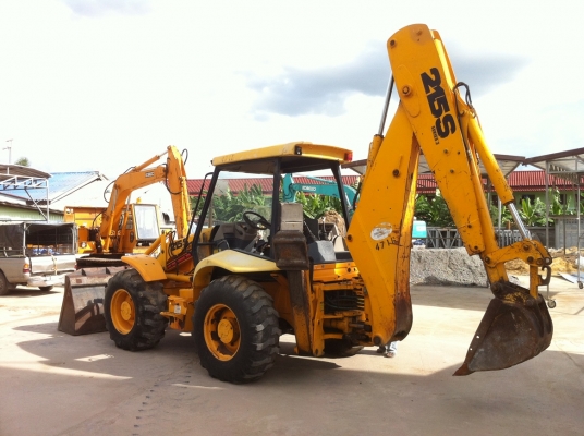 ขาย รถตักหน้าขุดหลัง JCB 215S สภาพสวย นำเข้าจากประเทศสหรัฐอเมริกา 2 เพลา 4x4 92 แรงม้า ไม่เคยผ่านการใช้งานในไทย