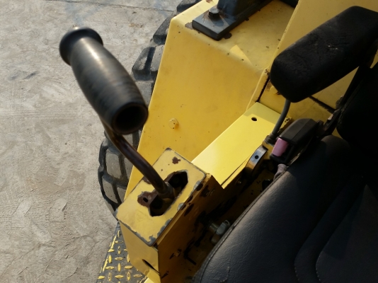 ขายรถบดอัดสั่นสะเทือนล้อเรียบ 10 ตัน BOMAG BW212D-2 รถเก่านอกนำเข้าจาก USA แท้ 100\% สภาพสวย ไม่เคยใช้งานไทย