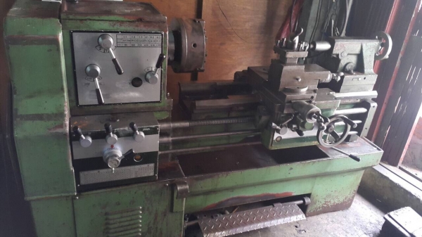 ขายเครื่องกลึง5ฟุตครึ่ง3เพลาเบรคใต้หวันลูกบิด