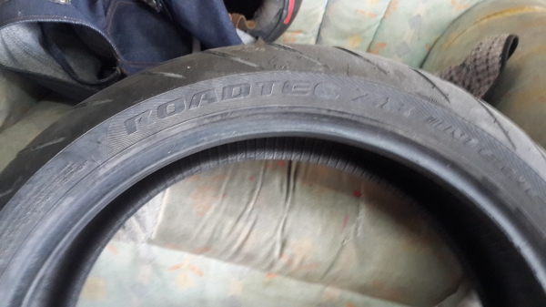 ขายยาง สภาพดีเยี่ยม ของ17. 180กับ120 1คู่