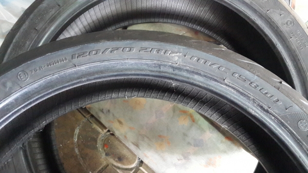 ขายยาง สภาพดีเยี่ยม ของ17. 180กับ120 1คู่