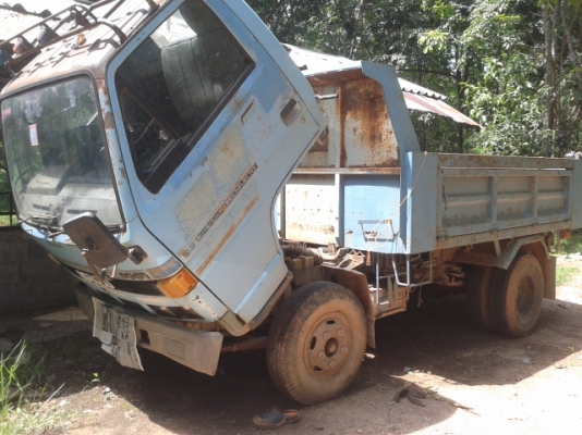 6 ล้อดั้มอีซูสุ NKR  88  แรงม้า  เดิมๆๆๆ ทั้งคัน ปี 36  พร้อมลุยงาน   ติดต่อเจ้าของโดย ตรง  084-0003535  ต้น