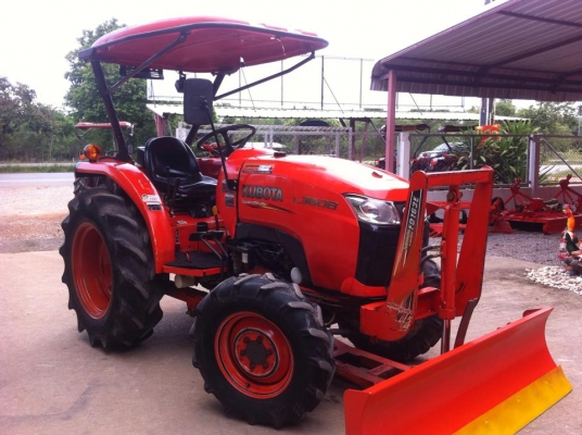 ขายรถไถ Kubota L3608(4WD) พร้อมใบมีดและผานพรวนช้าง รถไร่ สีเดิม พร้อมใช้งาน