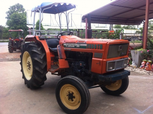ขายรถไถ Kubota L3202M ตัวเปล่า รถพร้อมใช้งาน ขายรถไถ Kubota L3202M ตัวเปล่า รถพร้อมใช้งาน