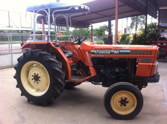 ขายรถไถ Kubota L3202M ตัวเปล่า รถพร้อมใช้งาน