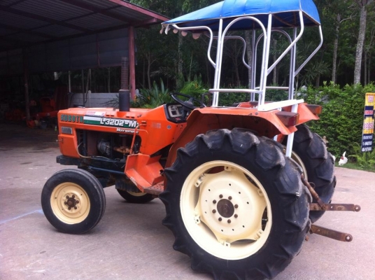ขายรถไถ Kubota L3202M ตัวเปล่า รถพร้อมใช้งาน ขายรถไถ Kubota L3202M ตัวเปล่า รถพร้อมใช้งาน