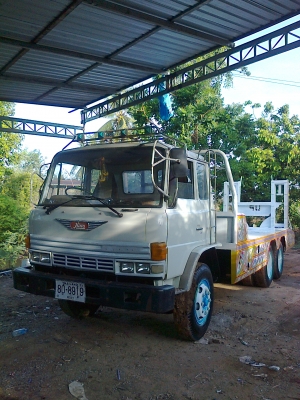 ขายสิบล้อสองเพลาบรรทุกรถเกี่ยวข้าวราคาตอ่รองได้