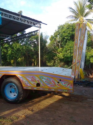 ขายสิบล้อสองเพลาบรรทุกรถเกี่ยวข้าวราคาตอ่รองได้