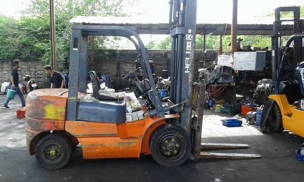 รถยก 3 ตัน เสาสูง 4 เมตร เครื่องดีเซล เกียร์ออโต้ รถสวยรถคาถูกสุดๆๆๆๆนะครับ