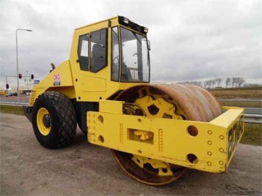 BOMAG BW219DH-3 12117ชม. ปี2000 19ตัน หากรอของได้ 60-90 วันติดต่อมาคุยกันได้เลยครับ BOMAG BW219DH-3 12117ชม. ปี2000 19ตัน หากรอของได้ 60-90 วันติดต่อมาคุยกันได้เลยครับ