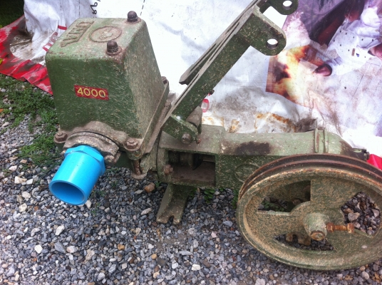 ปั๊มน้ำแบบลูกสูบชัก ยี่ห้อ U.M.A. ของอเมริกา ขนาด 1.5 นิ้ว ได้ปริมาณน้ำถึง 4000 ลิตร/ชั่วโมง