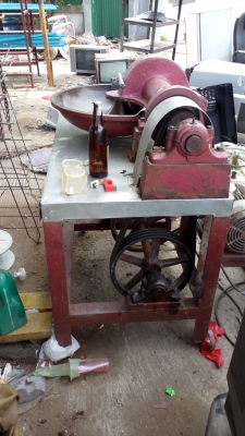 ขาย !! เครื่องบดยา(หรือเปล่า) ขนาดมอเตอร์5แรง3สาย.มิตซู