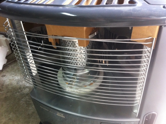 เครื่องทำความร้อน SHARP ของใหม่จากญี่ปุ่น แบบใช้น้ํามันก๊าด มีถังโลหะแบบปลอดภัย