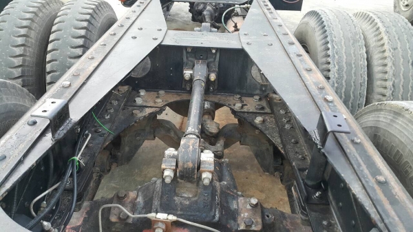 ขายสิบล้อสองเพลา หัวคัสซี เมกก้า220แรง ซี่รี่500 ยูโร3 ปี52 หรือจะถอดเหลือเพลาเดียวก็ได้ จัดแนนซ์ได้ 1200000บาท ขายสิบล้อสองเพลา หัวคัสซี เมกก้า220แรง ซี่รี่500 ยูโร3 ปี52 หรือจะถอดเหลือเพลาเดียวก็ได้ จัดแนนซ์ได้ 1200000บาท