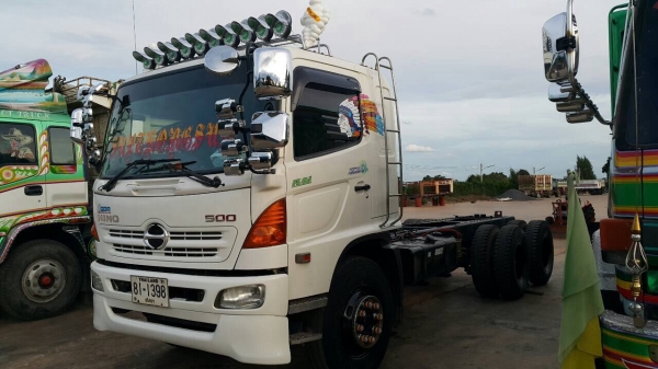 ขายสิบล้อสองเพลา หัวคัสซี เมกก้า220แรง ซี่รี่500 ยูโร3 ปี52 หรือจะถอดเหลือเพลาเดียวก็ได้ จัดแนนซ์ได้ 1200000บาท ขายสิบล้อสองเพลา หัวคัสซี เมกก้า220แรง ซี่รี่500 ยูโร3 ปี52 หรือจะถอดเหลือเพลาเดียวก็ได้ จัดแนนซ์ได้ 1200000บาท