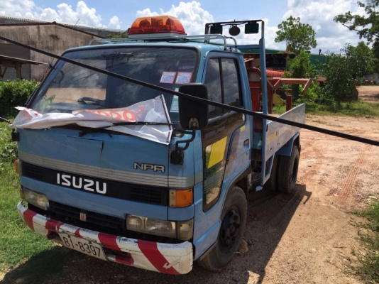 รถยกรถ 6 ล้อ ISUZU NKR55EU5M-7133928 เครื่อง 88 แรง 4JB1 เกียร์สั้น เครื่องสวย คัสซีสวย เล่มพร้อม