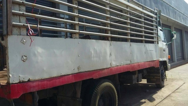 6 ล้อรั้ว 145 แรง ISUZU ยาง 900-20 รถปี 2524 สภาพยังดี เล่มพร้อม