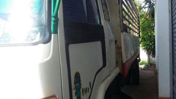 6 ล้อรั้ว 145 แรง ISUZU ยาง 900-20 รถปี 2524 สภาพยังดี เล่มพร้อม