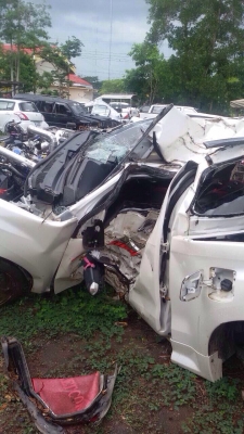 อีซุซุออนนิวส์ ปี13 เครื่อง2500 ไฮเเลนเดอร์  สีขาว  บุคคลลอยเเยกได้ทั้งหมด