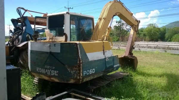 ขายแบคโฮ KOMATSU PC60-6 เอกสารใบอินวอยซ์ รถพร้อมใช้ ช่วงล่างดีทุกอย่าง ราคาต่อรองได้ ขายแบคโฮ KOMATSU PC60-6 เอกสารใบอินวอยซ์ รถพร้อมใช้ ช่วงล่างดีทุกอย่าง ราคาต่อรองได้