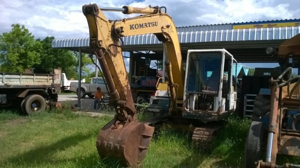 ขายแบคโฮ KOMATSU PC60-6 เอกสารใบอินวอยซ์ รถพร้อมใช้ ช่วงล่างดีทุกอย่าง ราคาต่อรองได้ ขายแบคโฮ KOMATSU PC60-6 เอกสารใบอินวอยซ์ รถพร้อมใช้ ช่วงล่างดีทุกอย่าง ราคาต่อรองได้