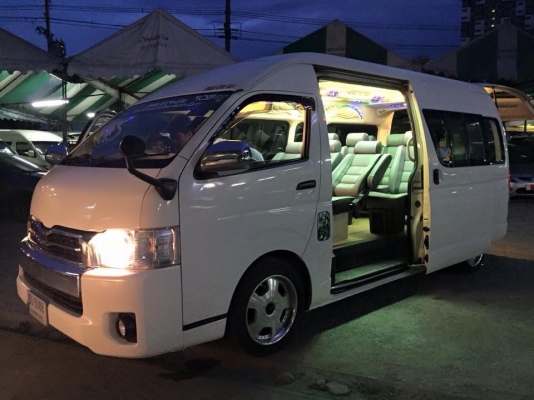 ฝากขายค่ะ รถตู้. TOYOTA. COMMUTER. CNG. เบนชิน แต่งวีไอพีเต็มแท้ๆ แอร์ไมโครบัส. ราคา 839,000 บาท  จัดไฟแนนซ์ได้. 750,000 บาท. ดาวน์รวมออกรถ. 129,000 บาท (( ดาวน์+ ค่าจัดโอนรถ+ ประกันชั้น1 ค่ะ)). ผ่อน 15,160 บาท 6 ปี  สินค้าดีๆ เราขายพร้อมเงื่อนใขดีๆ. ฟรีค
