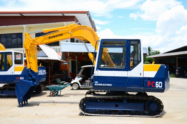 KOMATSU PC60-6