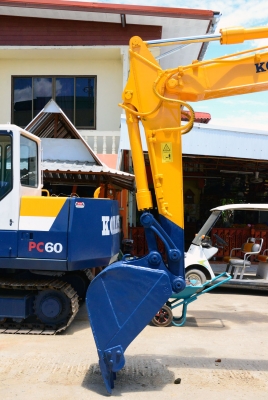 KOMATSU PC60-6 KOMATSU PC60-6