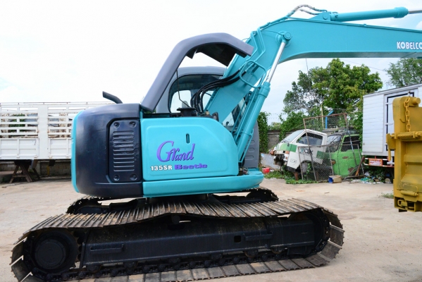 KOBELCO Grand Beetle 135SR