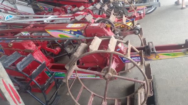 ขายกระทิงแดงเคเอ๊ส72 ราคา16500บาทสวยๆราคานี้ยังต่อลองราคาได้อีกนะครับสนใจโทร0813655997อำพร พาเจริญ