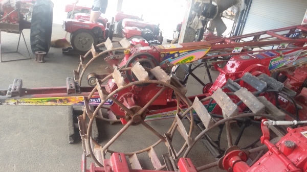 ขายกระทิงแดงเคเอ๊ส72 ราคา16500บาทสวยๆราคานี้ยังต่อลองราคาได้อีกนะครับสนใจโทร0813655997อำพร พาเจริญ