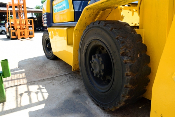 KOMATSU FD25-11 KOMATSU FD25-11